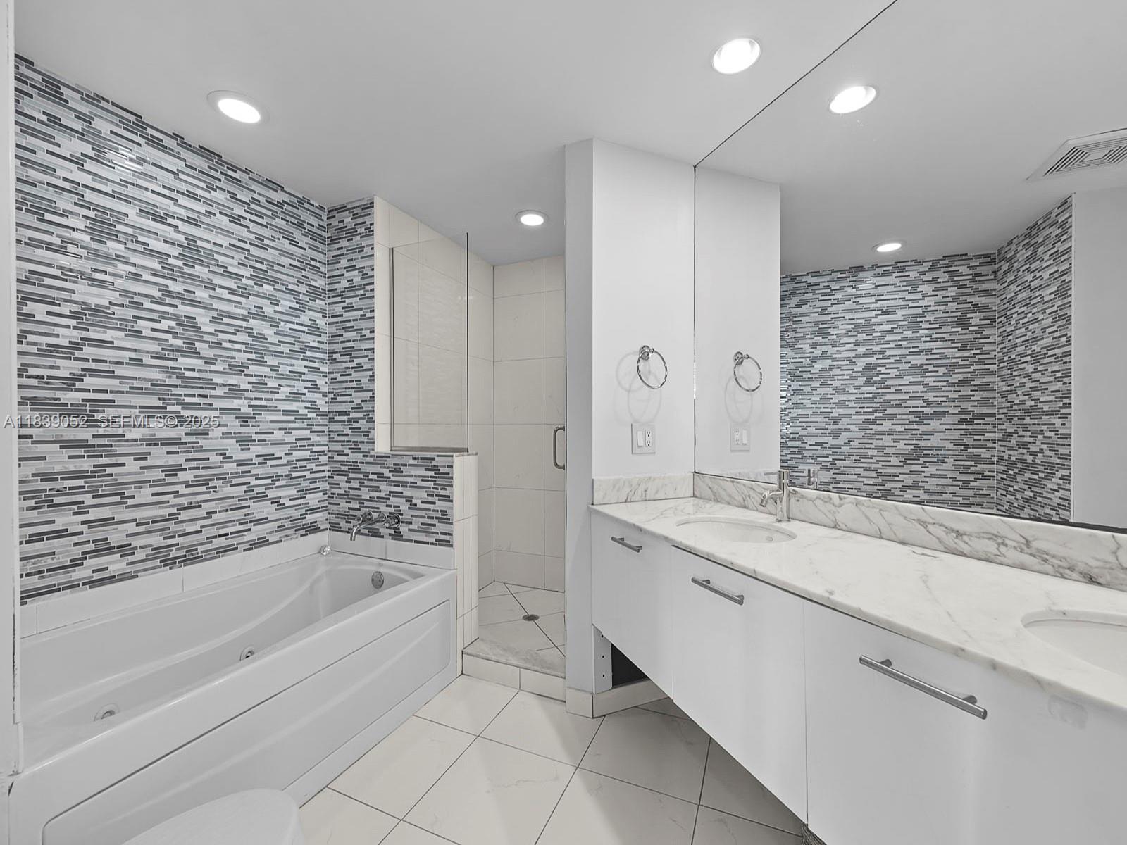 500 BRICKELL EAST CONDO - Residential