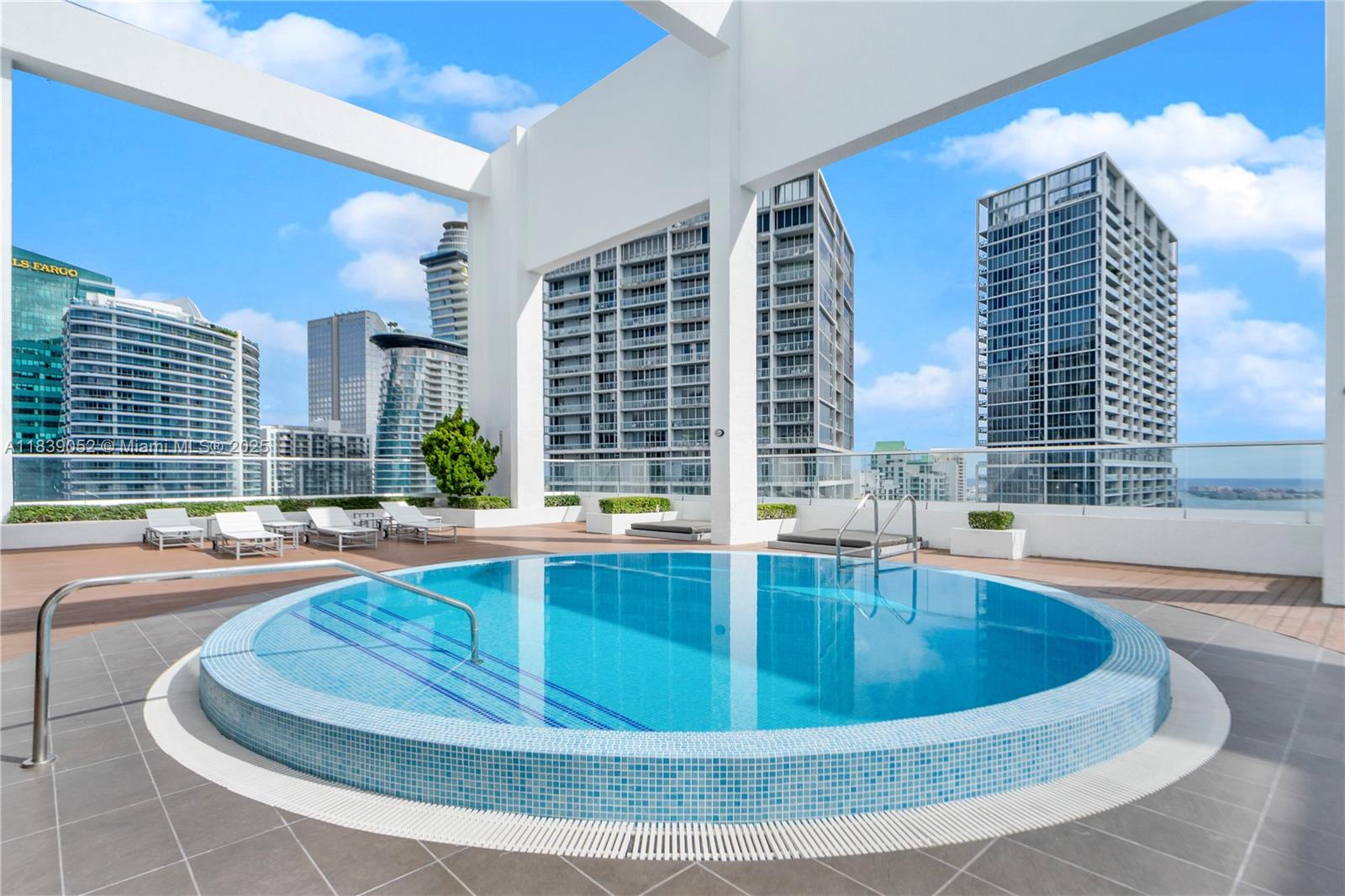 500 BRICKELL EAST CONDO - Residential
