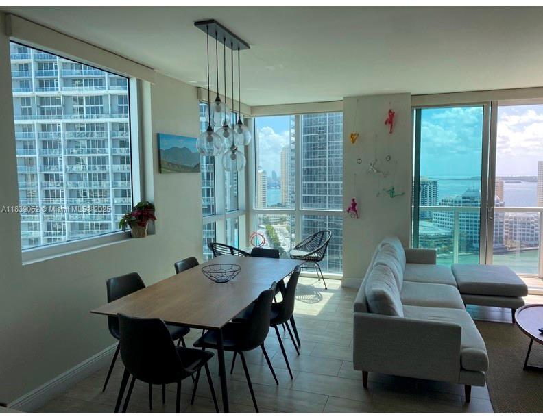 500 Brickell Ave 2501