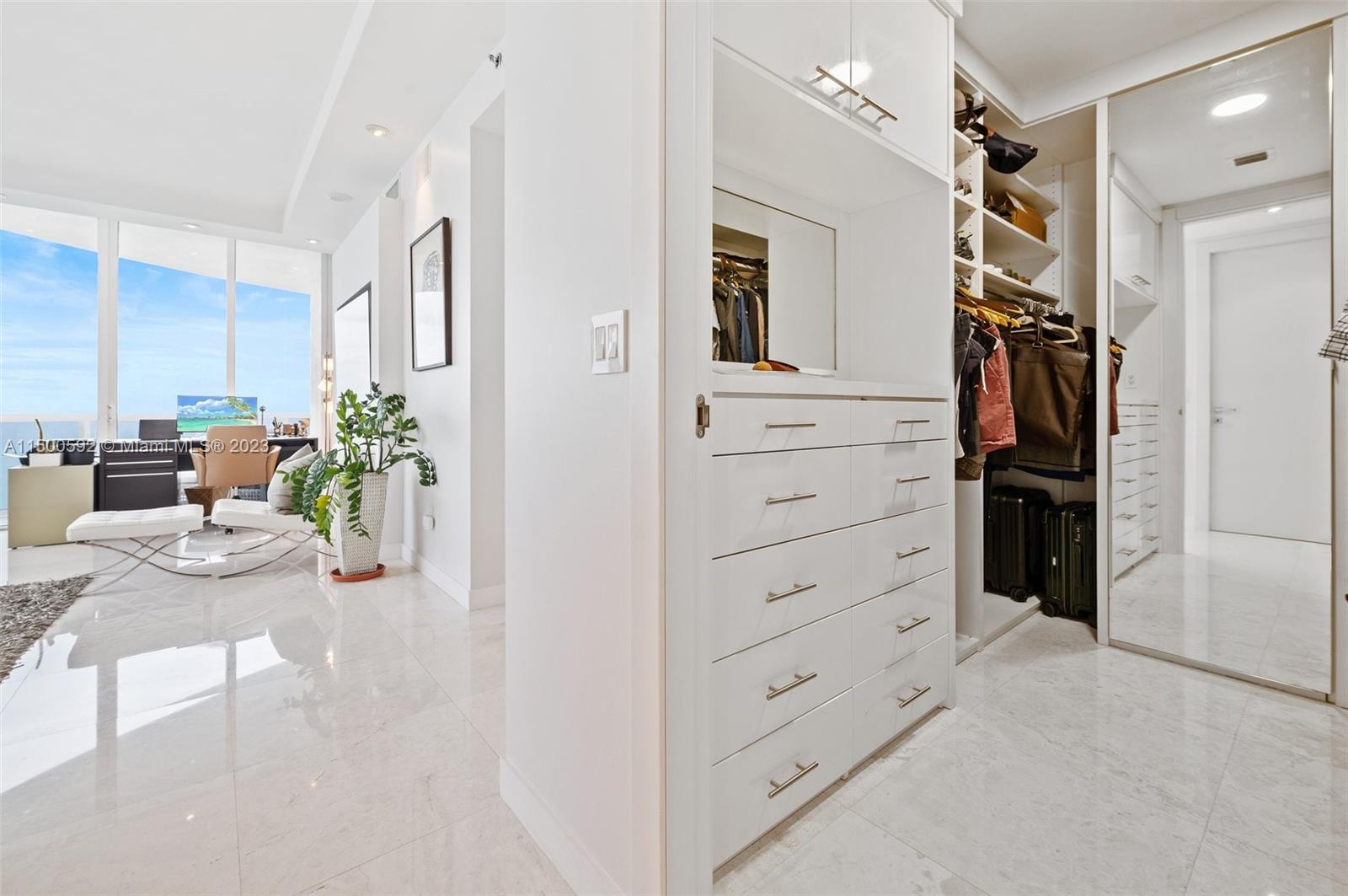 TDR TOWER III CONDO - Residential