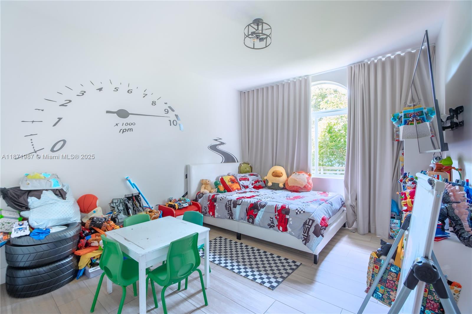 GROVES EXTENSION - Residential