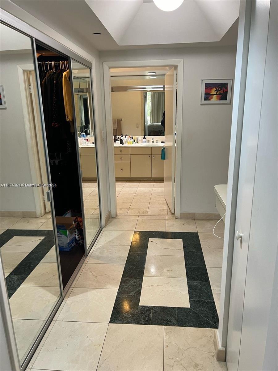 2000 ISL BLVD WILLIAMS IS - Residential Lease