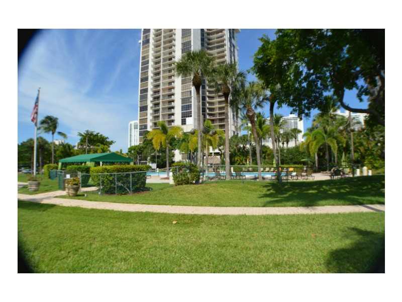 THE CLIPPER AT BISC COVE - Residential Lease