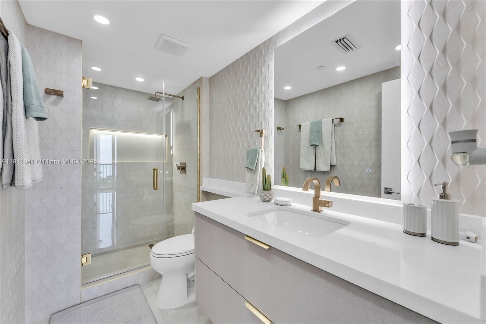 TURNBERRY ISLE CONDO - Residential Lease