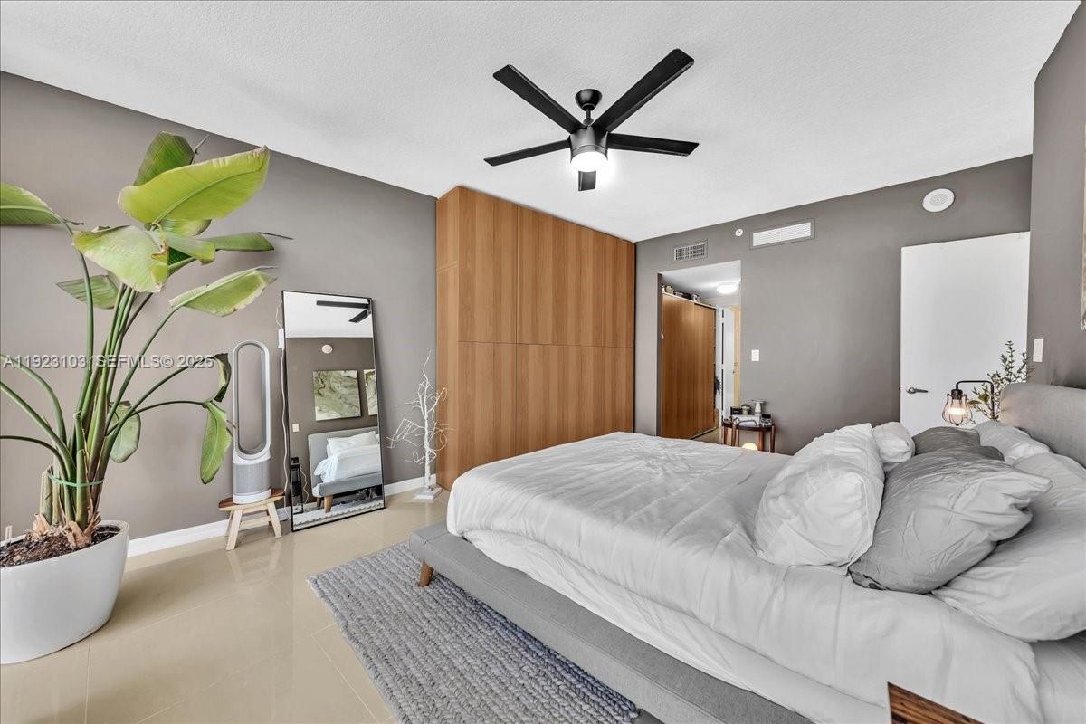 OPERA TOWER CONDO - Residential