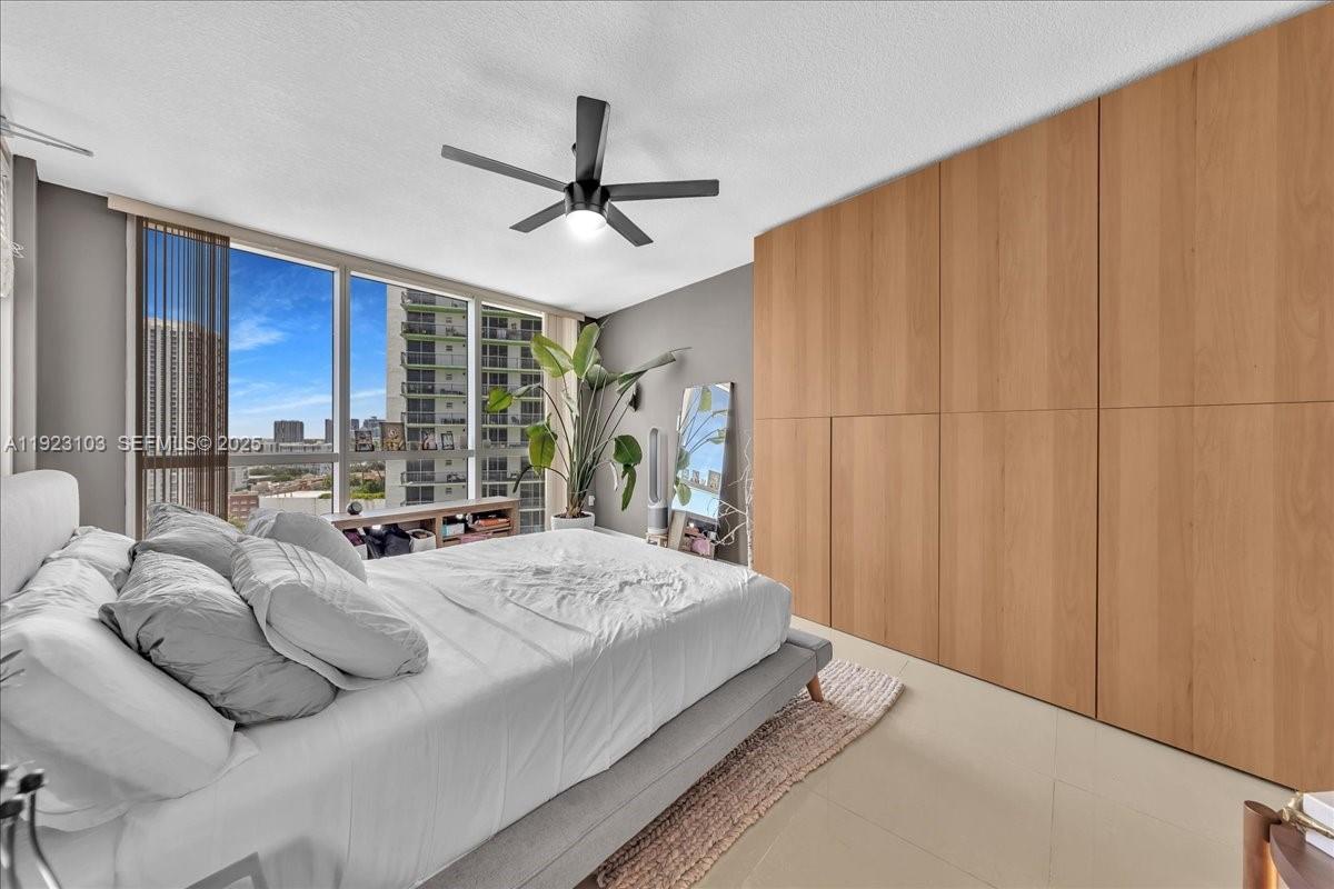 OPERA TOWER CONDO - Residential