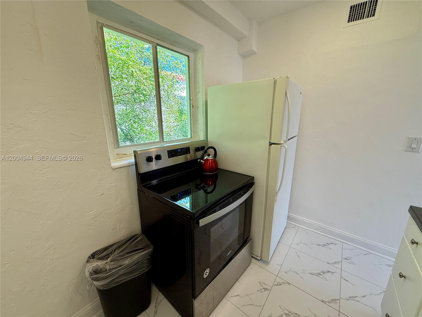 1542 Jefferson Ave 6