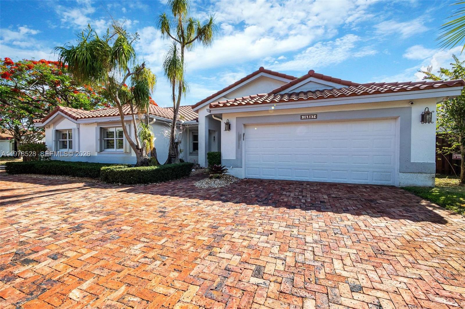 LAKES OF THE MEADOW SEC 4 - Residential