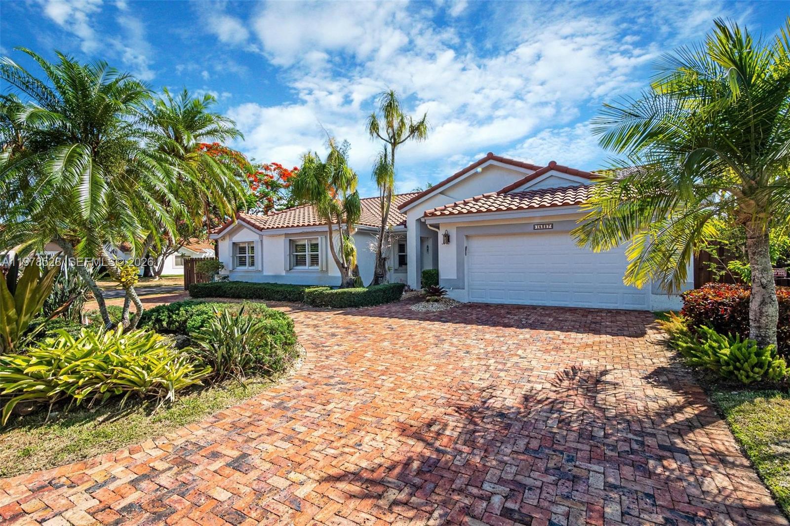 LAKES OF THE MEADOW SEC 4 - Residential