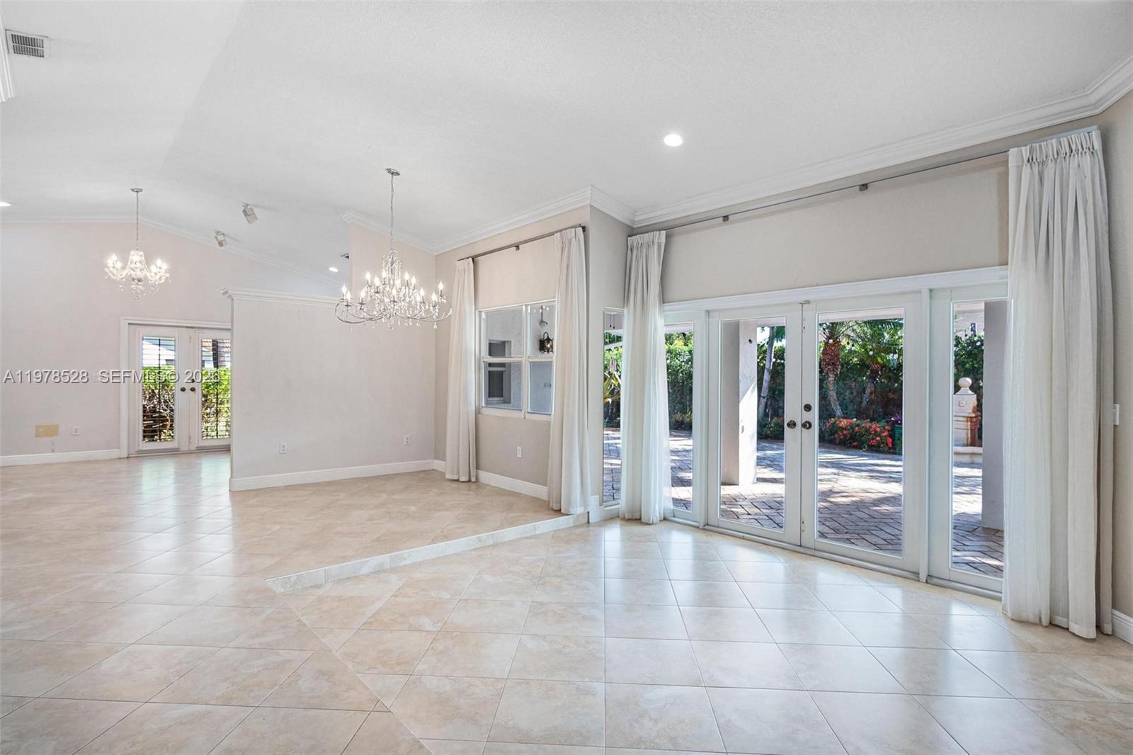 LAKES OF THE MEADOW SEC 4 - Residential