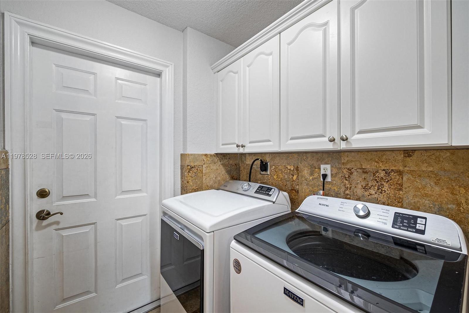 LAKES OF THE MEADOW SEC 4 - Residential