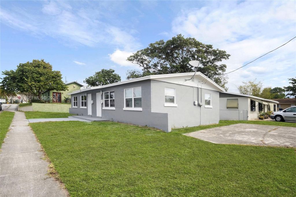 Photo of 968 W 9th St, Riviera Beach, FL 33404 (MLS # A11952576)