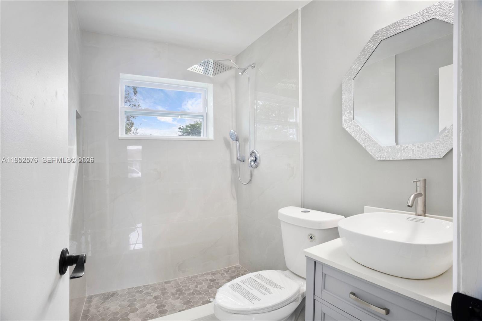 INLET CITY - Residential Income