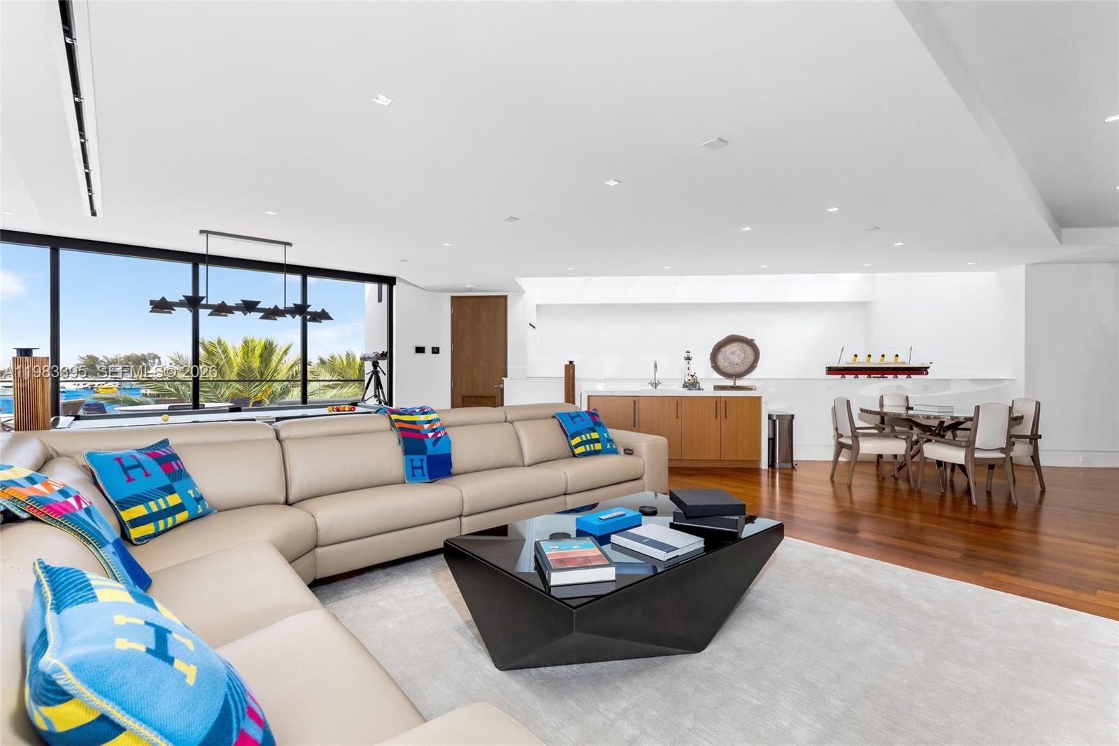 ISLA BAHIA - Residential