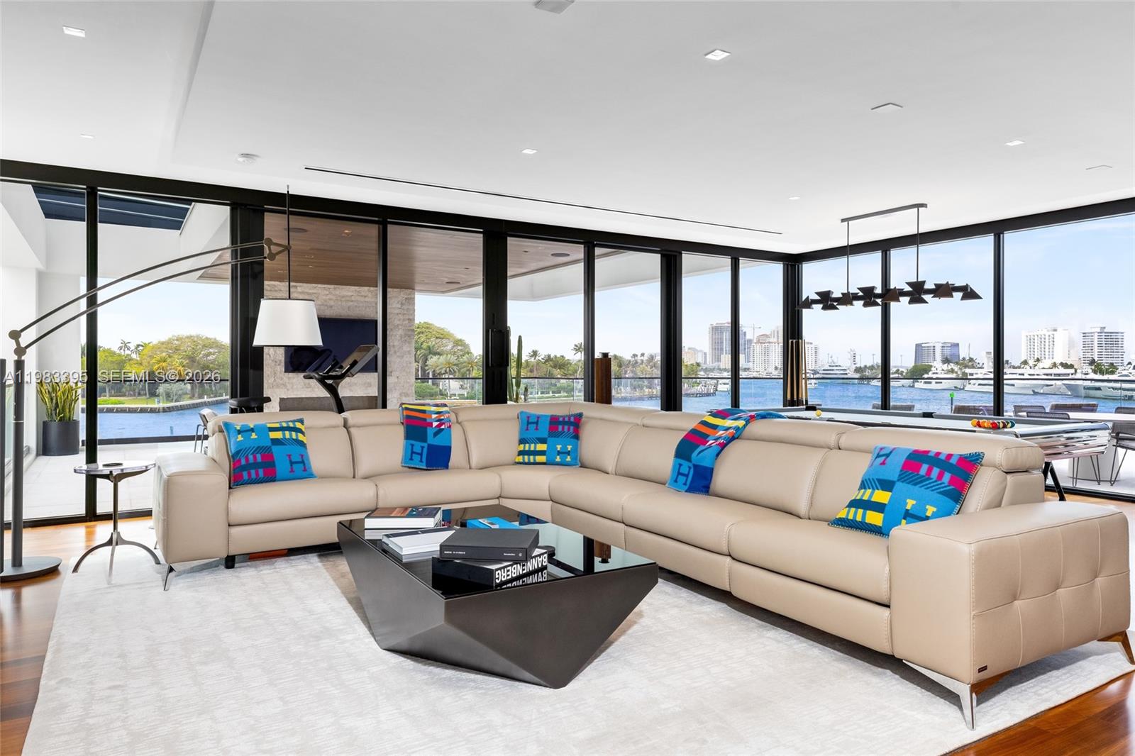 ISLA BAHIA - Residential