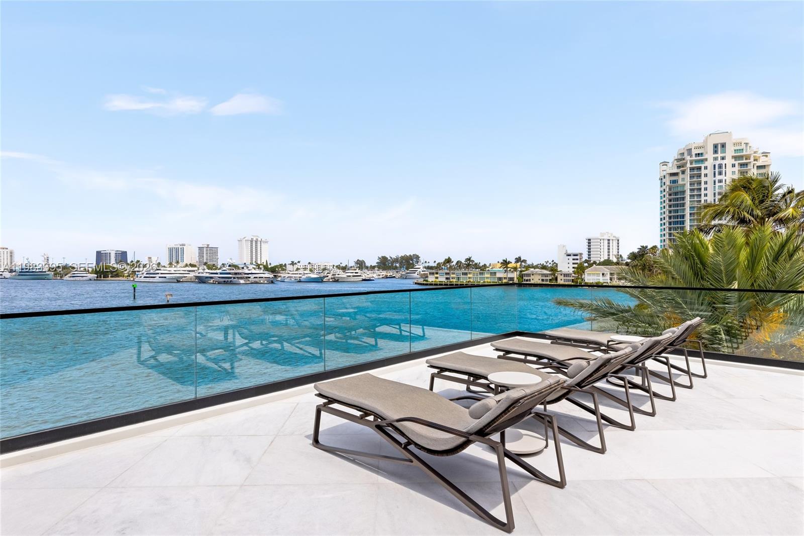 ISLA BAHIA - Residential