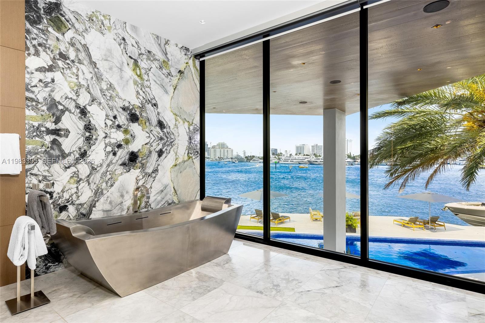 ISLA BAHIA - Residential