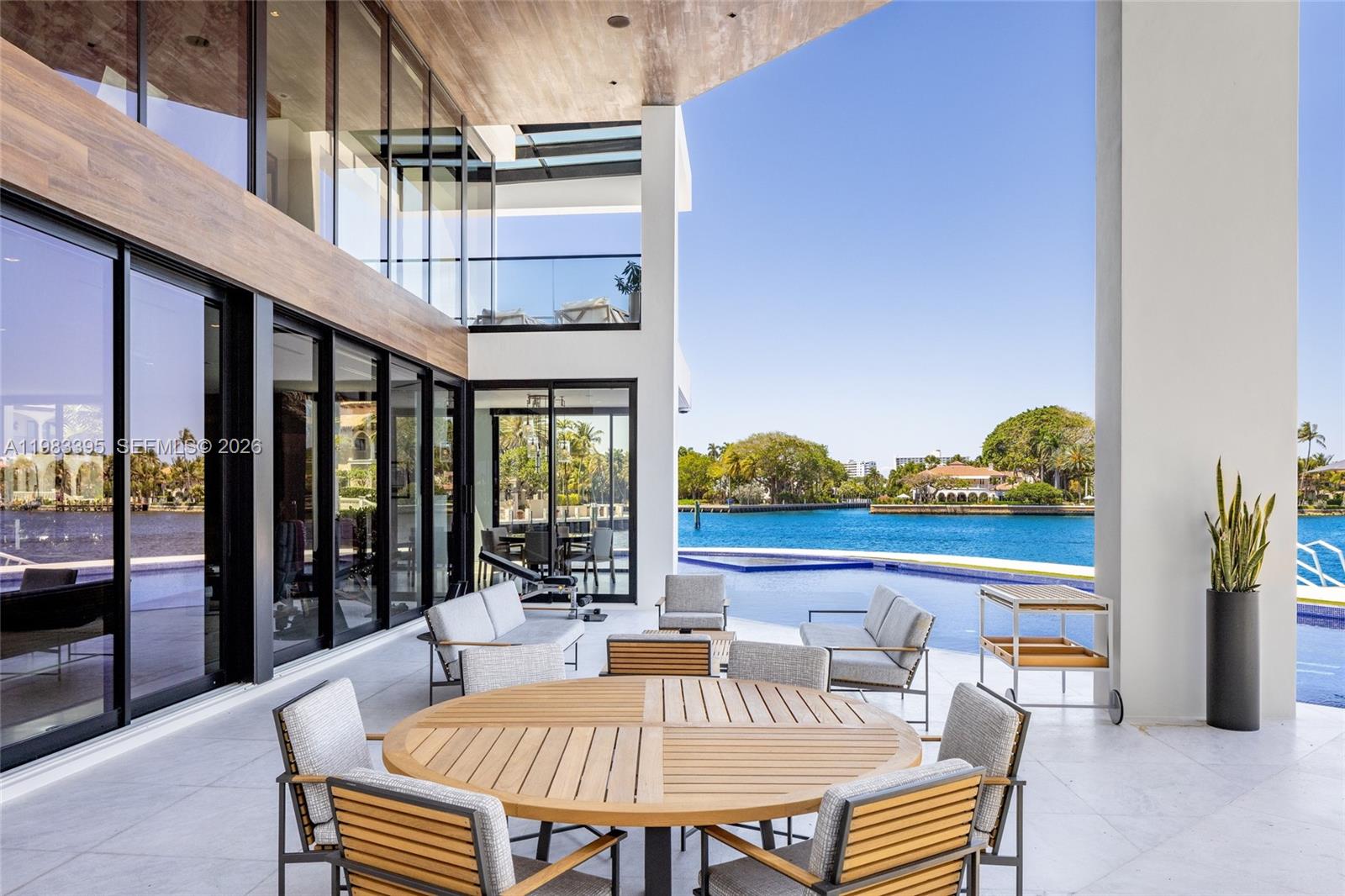 ISLA BAHIA - Residential