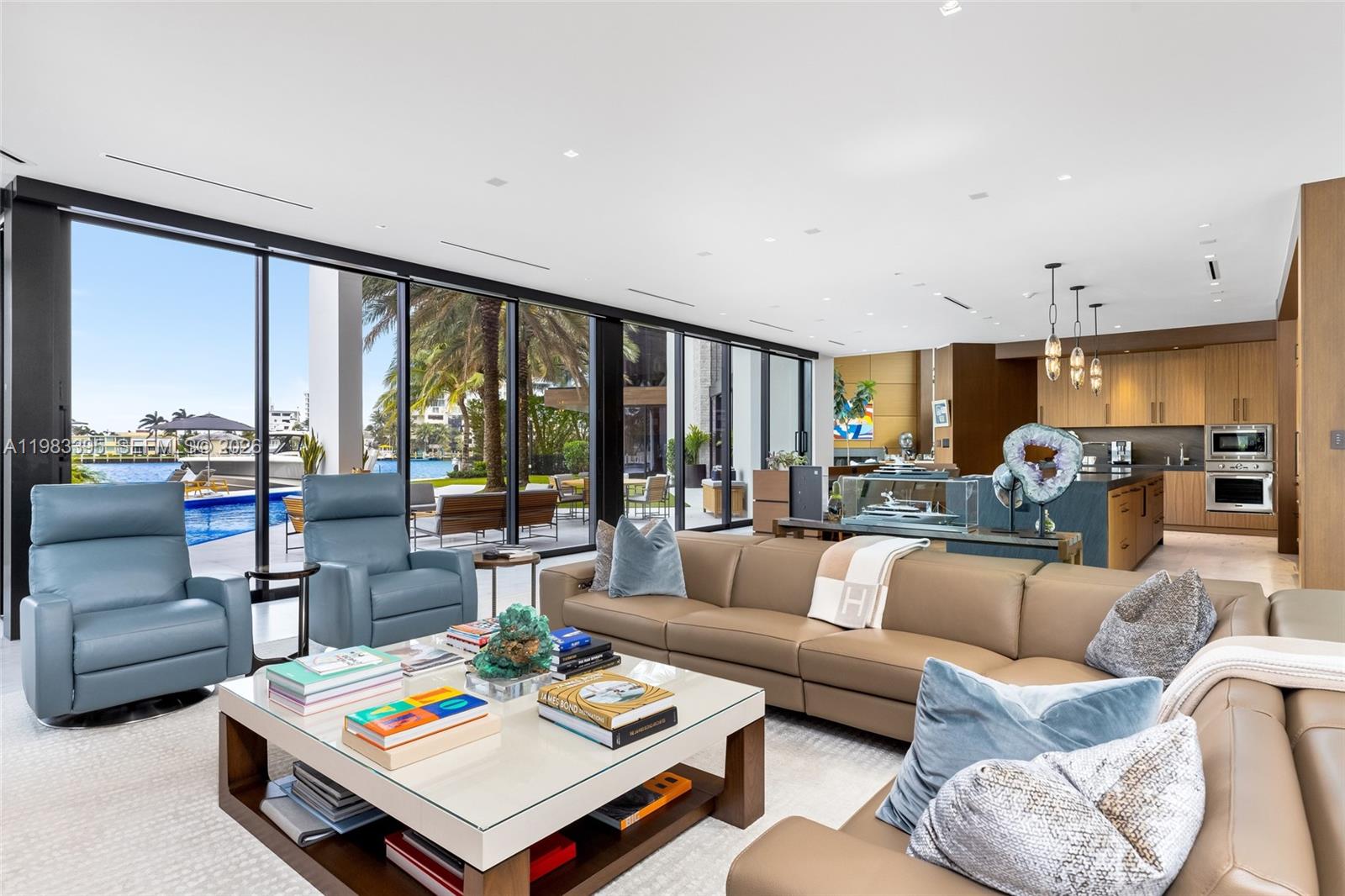 ISLA BAHIA - Residential