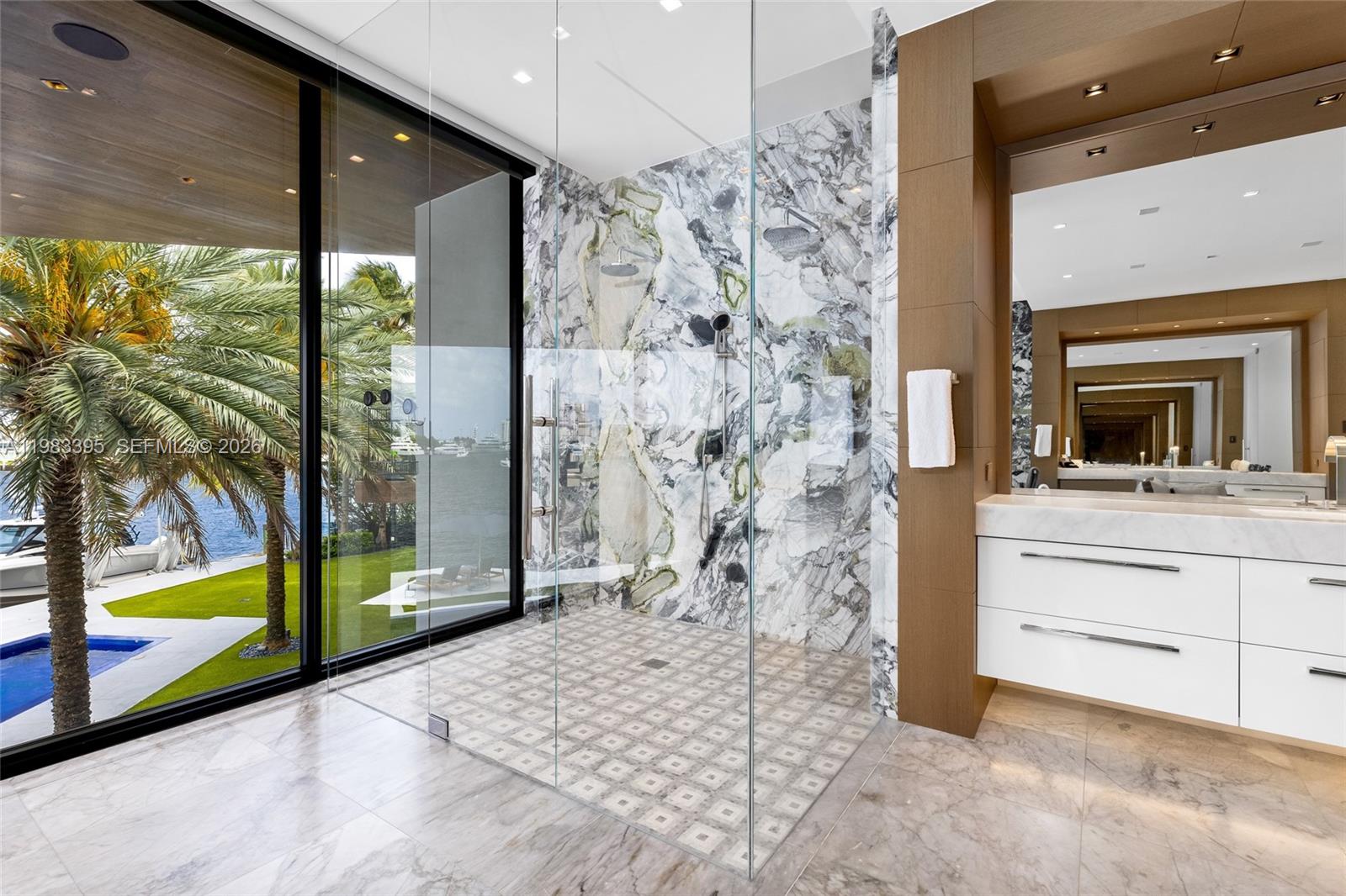 ISLA BAHIA - Residential