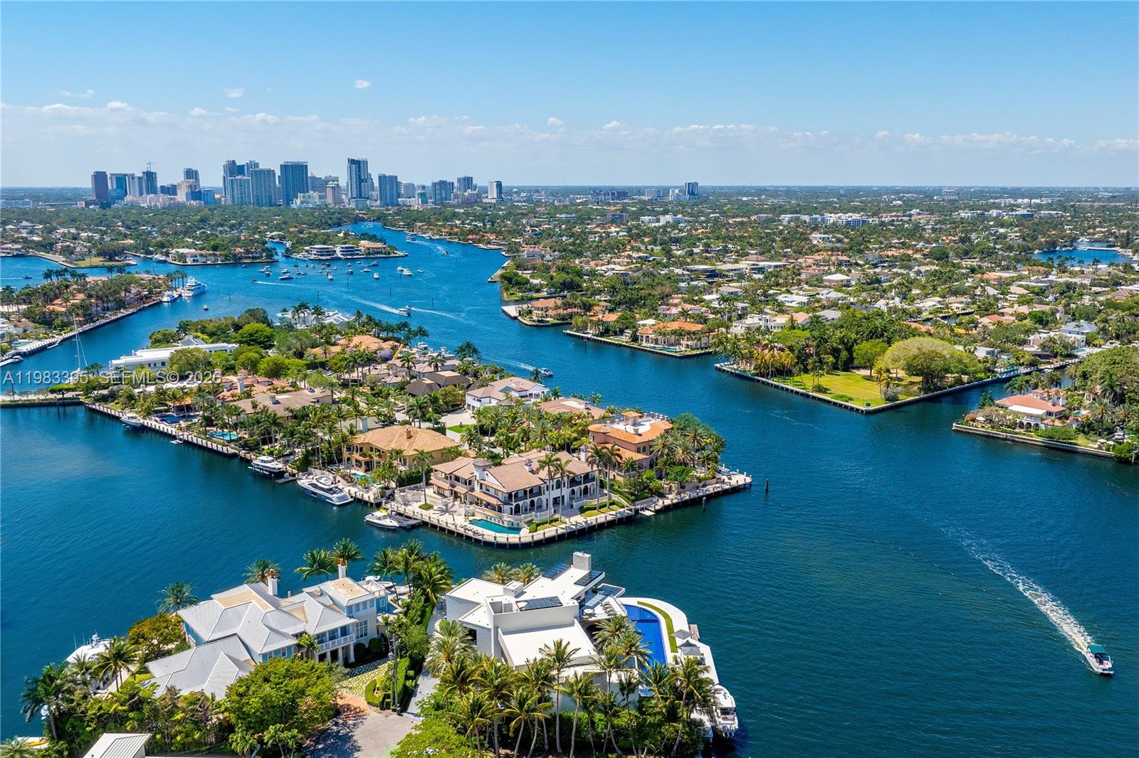 ISLA BAHIA - Residential