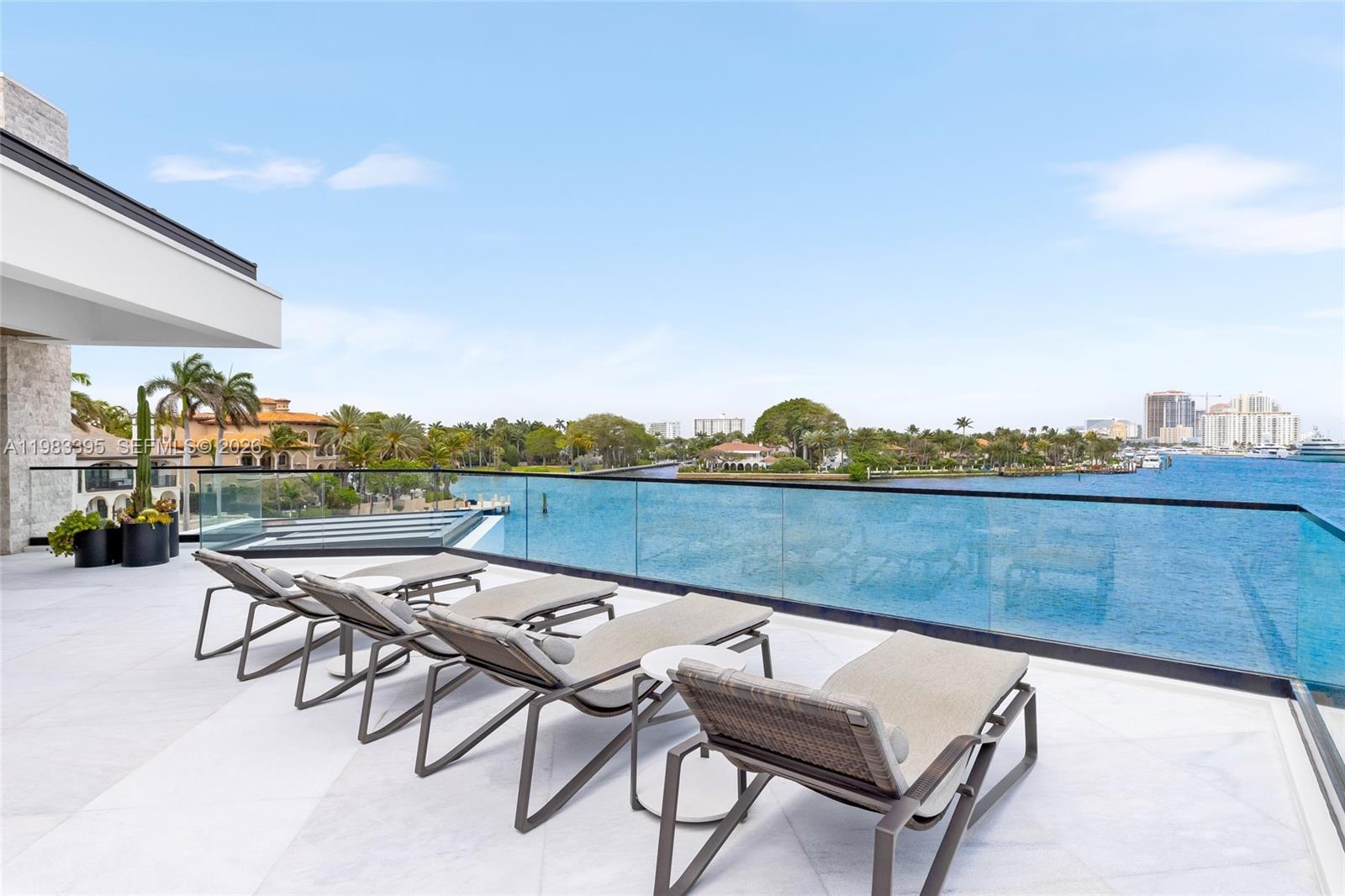 ISLA BAHIA - Residential