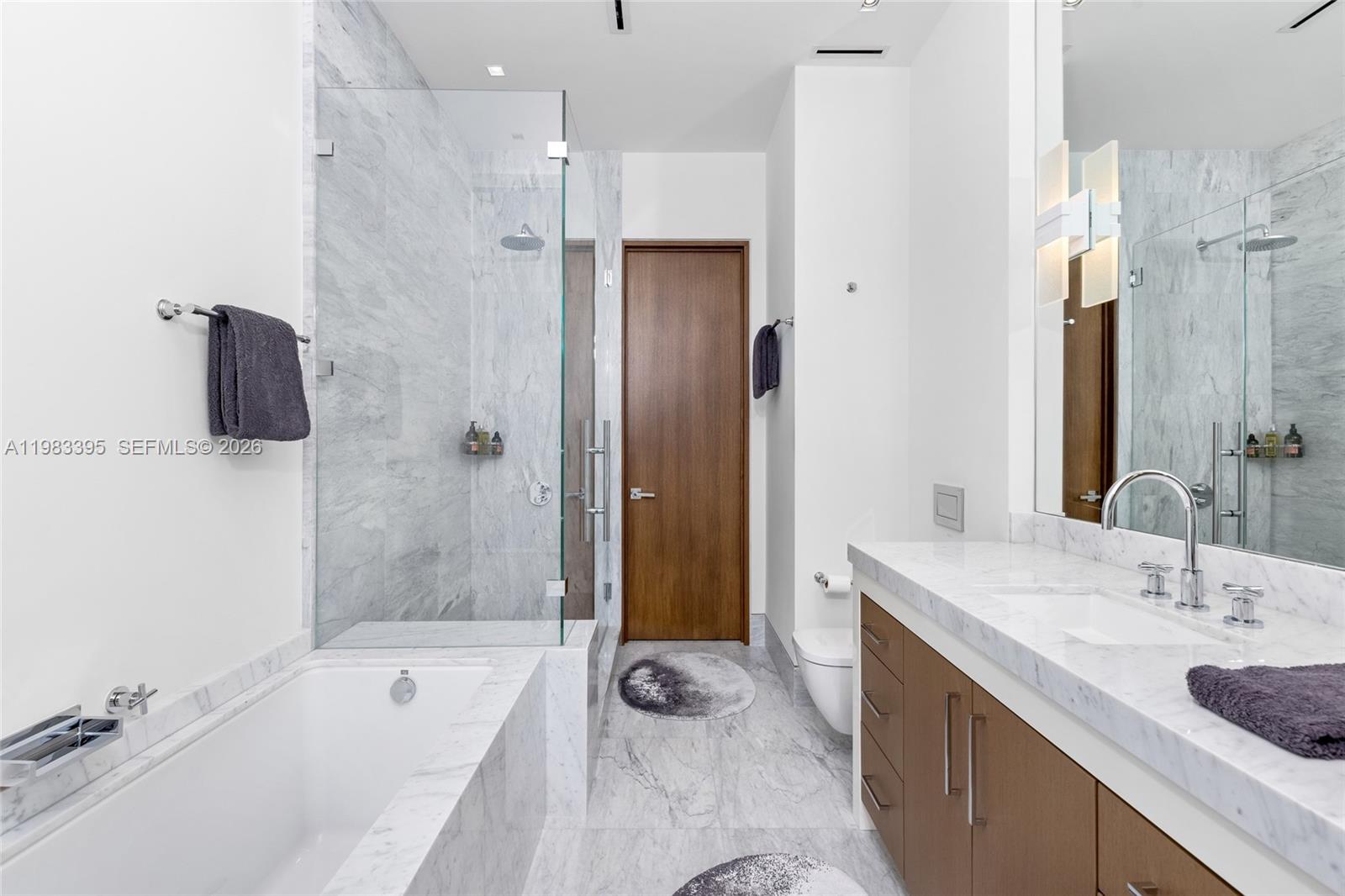 ISLA BAHIA - Residential