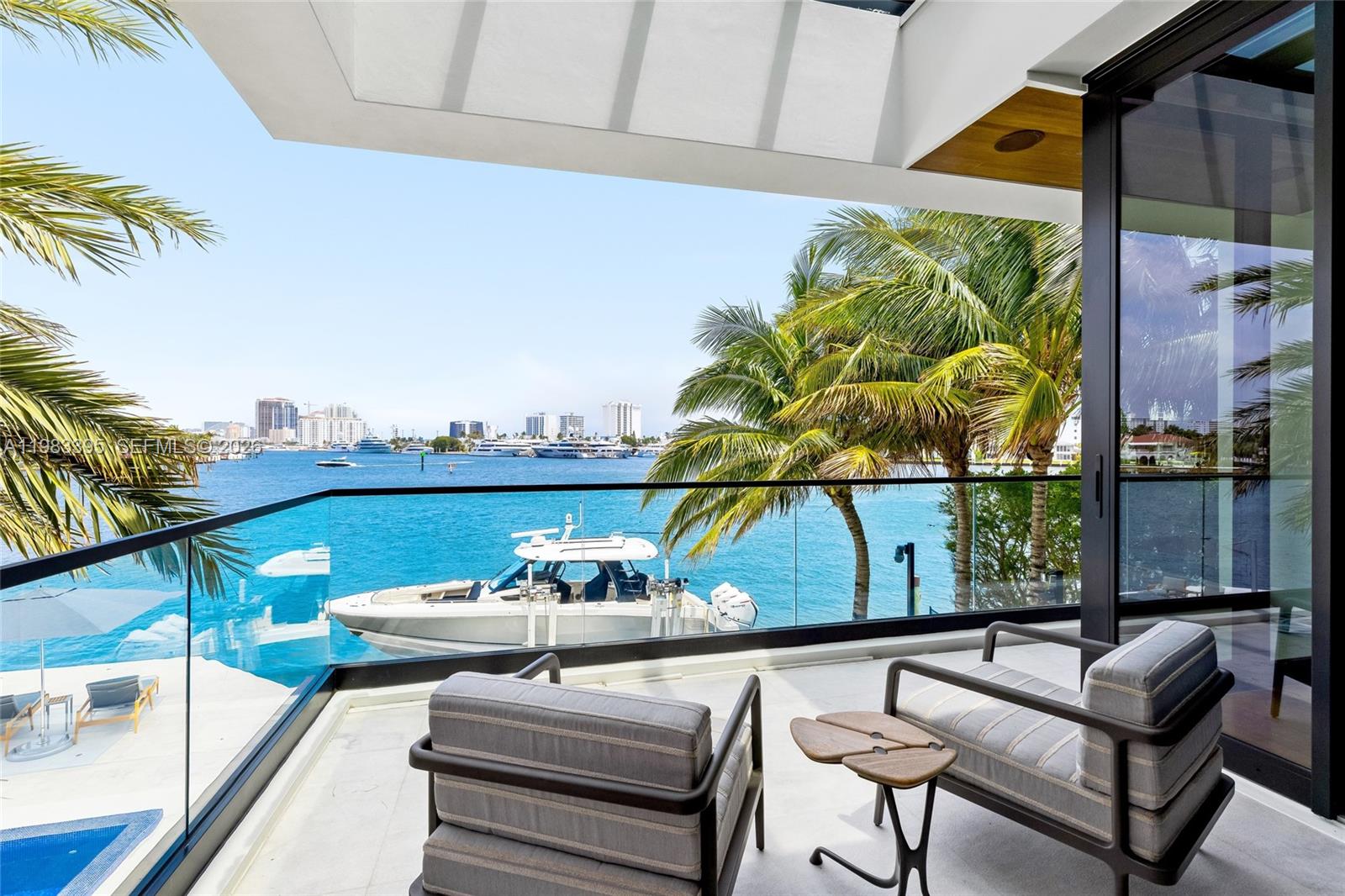 ISLA BAHIA - Residential