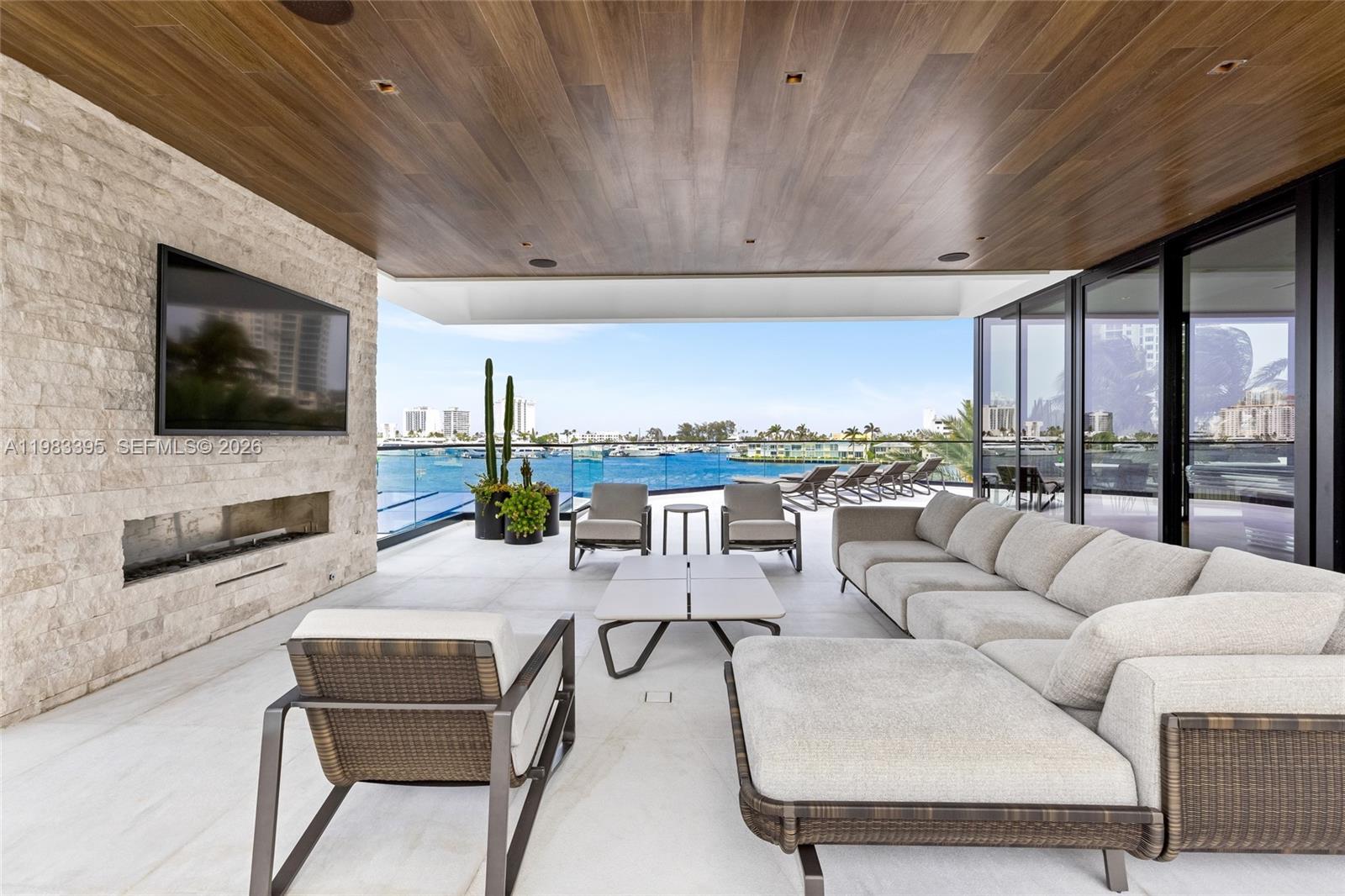 ISLA BAHIA - Residential