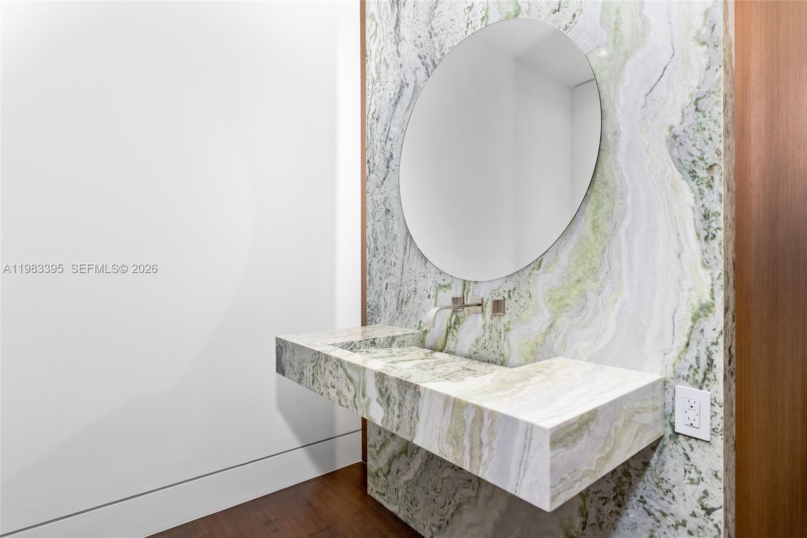 ISLA BAHIA - Residential