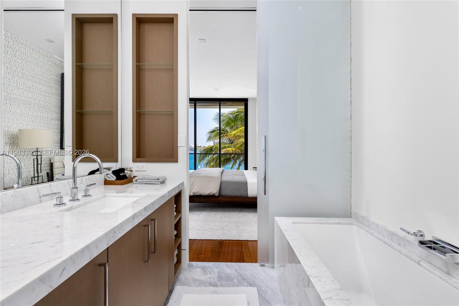 ISLA BAHIA - Residential