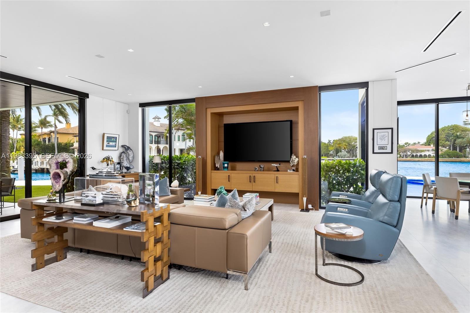 ISLA BAHIA - Residential