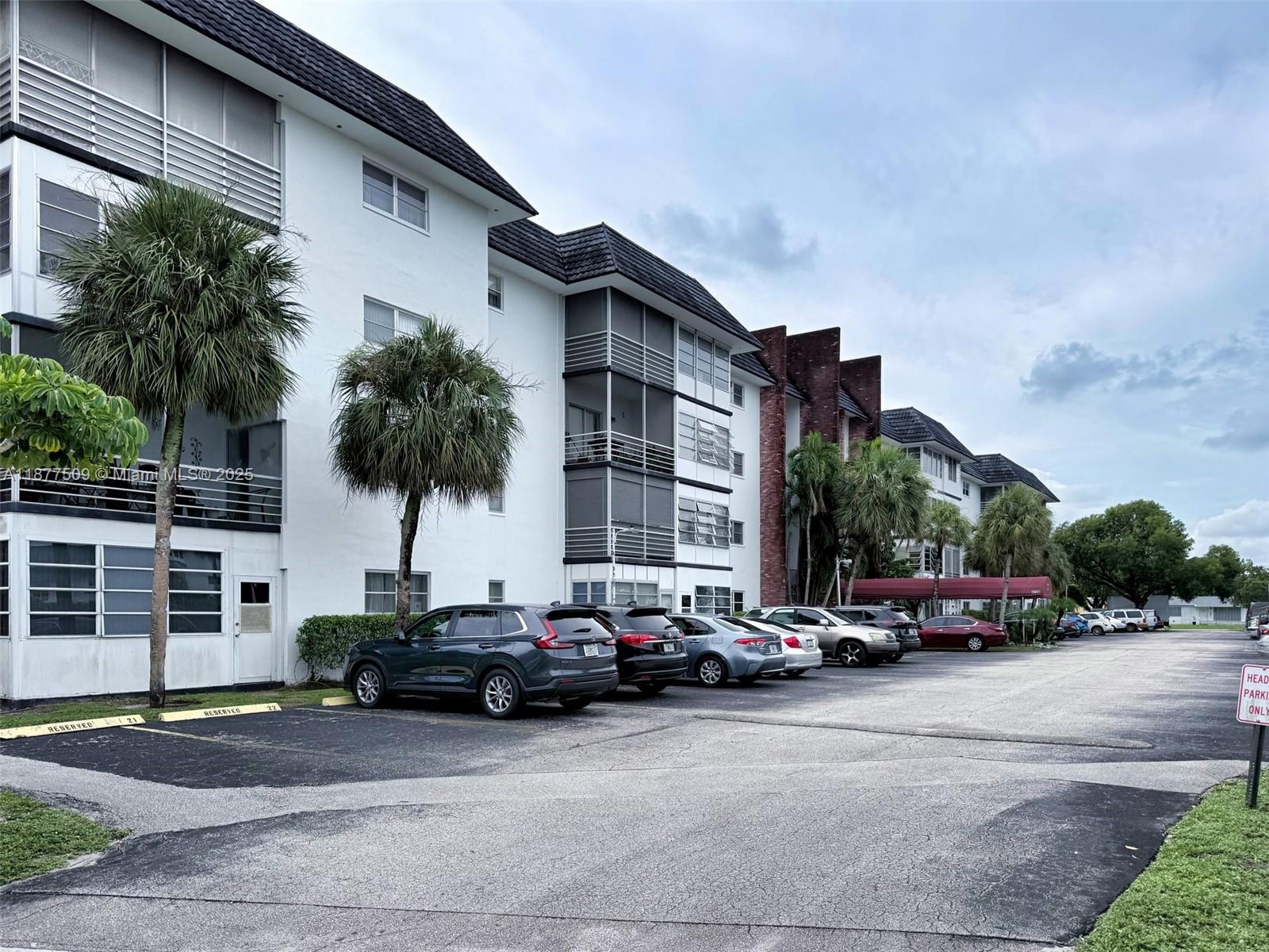 CASTLE APARTMENTS 16 COND - Residential