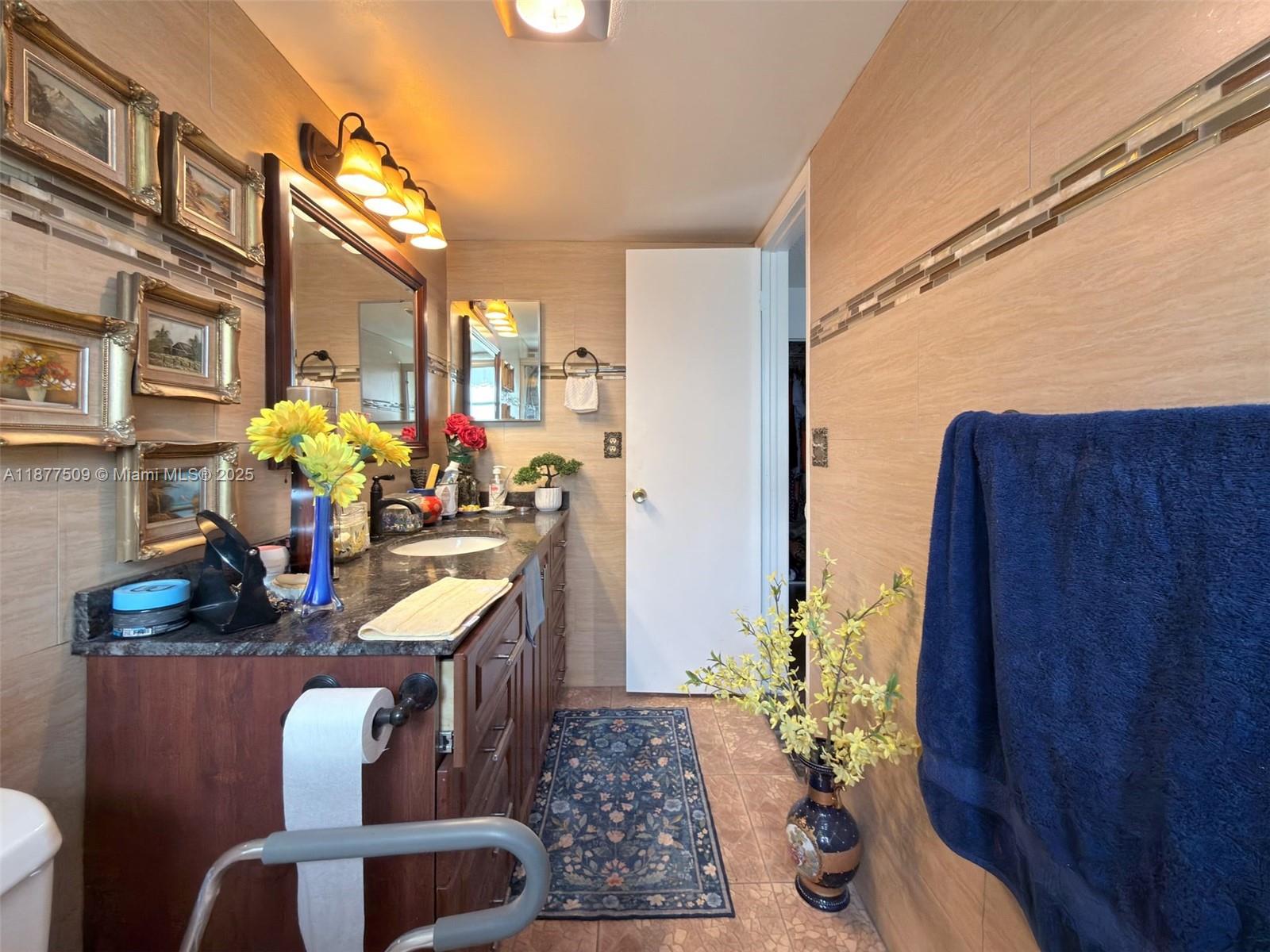 CASTLE APARTMENTS 16 COND - Residential