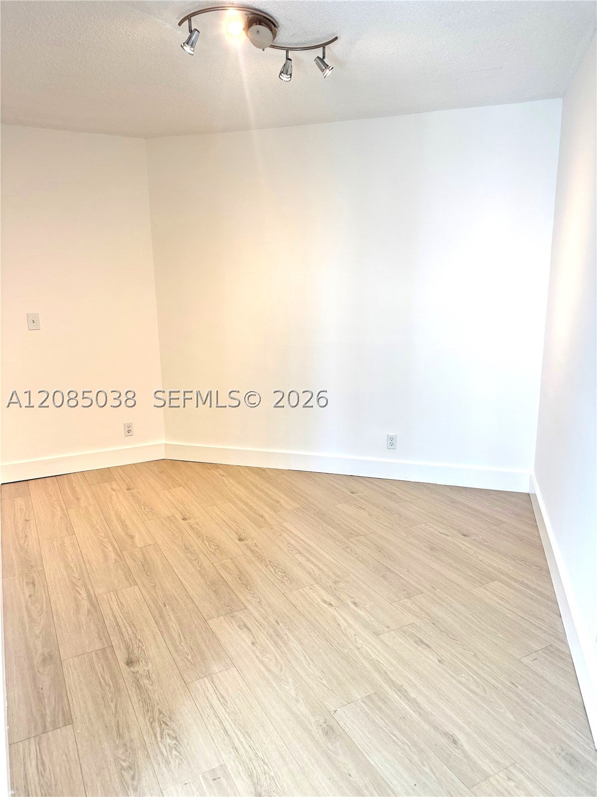 3901 S Ocean Dr 11L