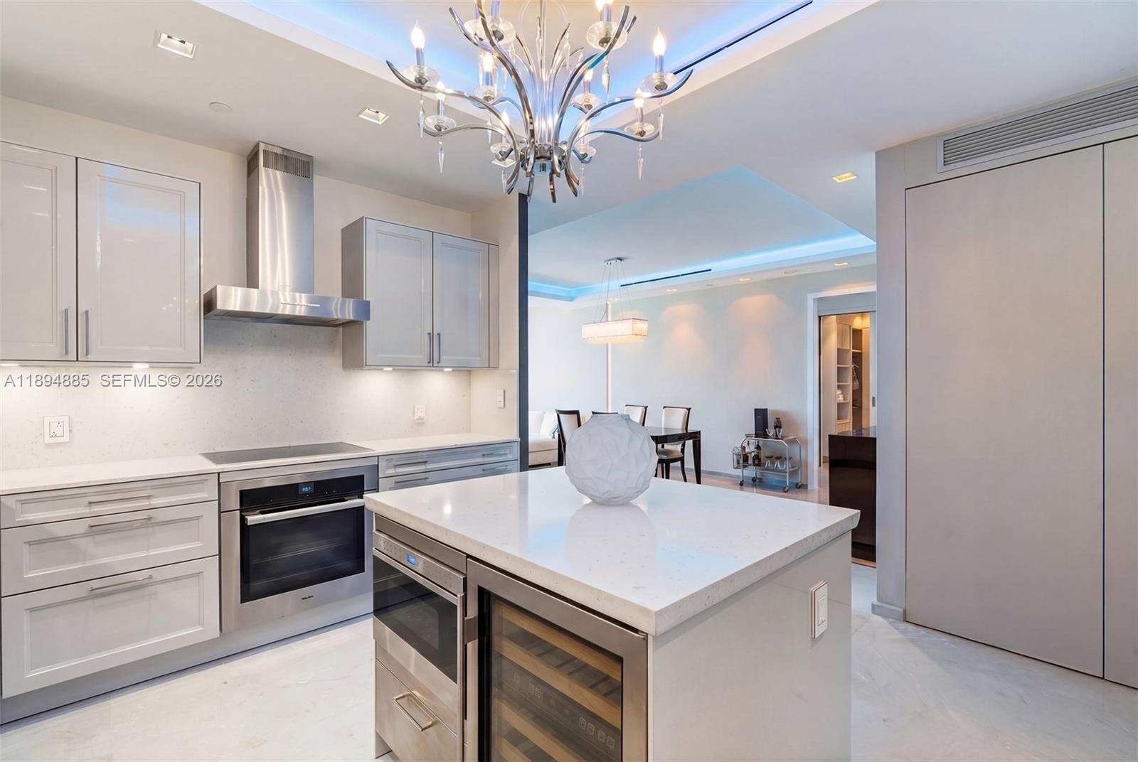 CONTINUUM ON SOUTH BEACH - Residential