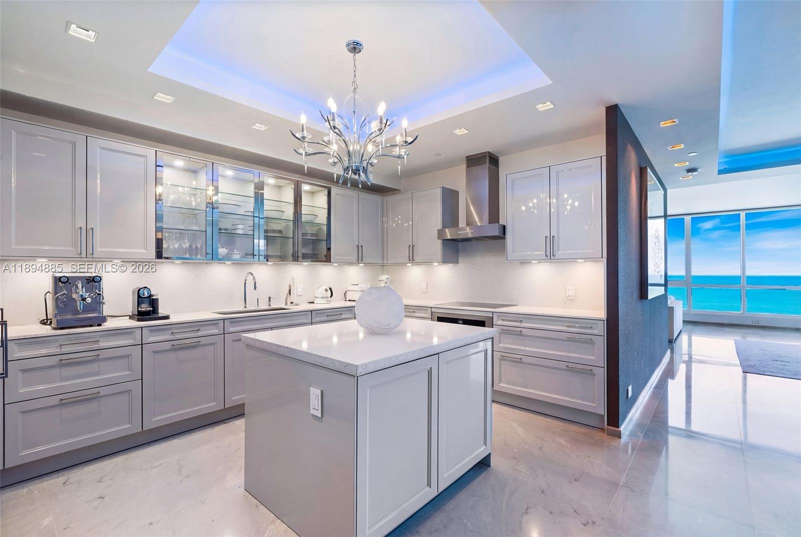 CONTINUUM ON SOUTH BEACH - Residential