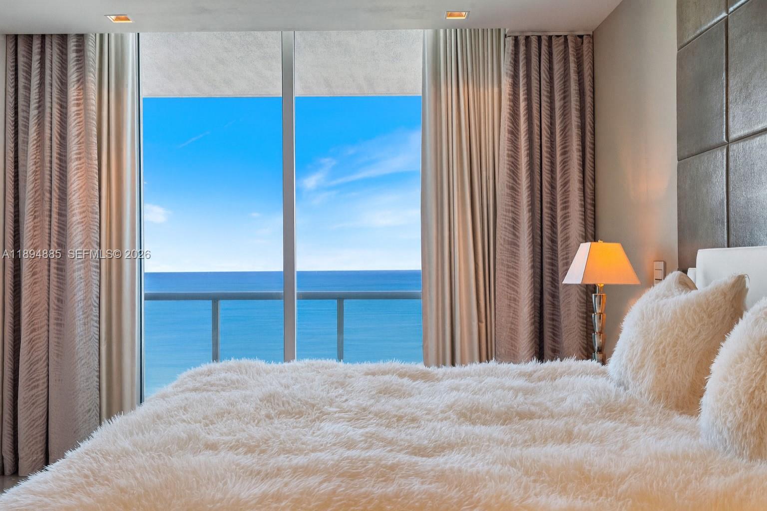 CONTINUUM ON SOUTH BEACH - Residential