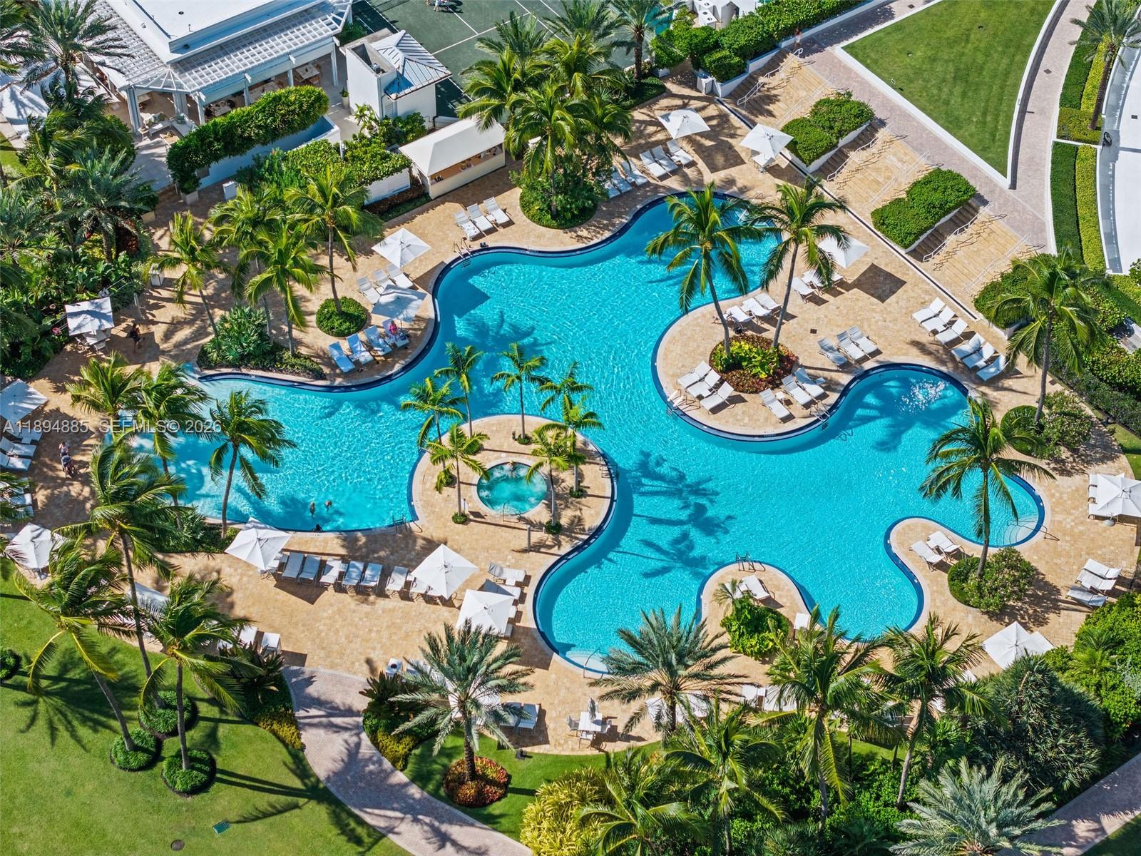 CONTINUUM ON SOUTH BEACH - Residential