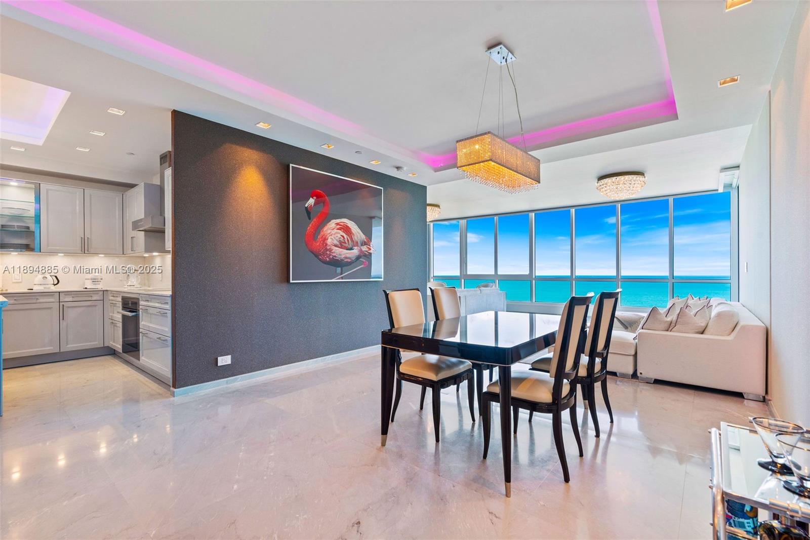 CONTINUUM ON SOUTH BEACH - Residential