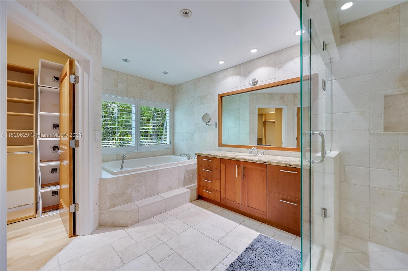 VENETIAN SEC KEYSTONE POI - Residential