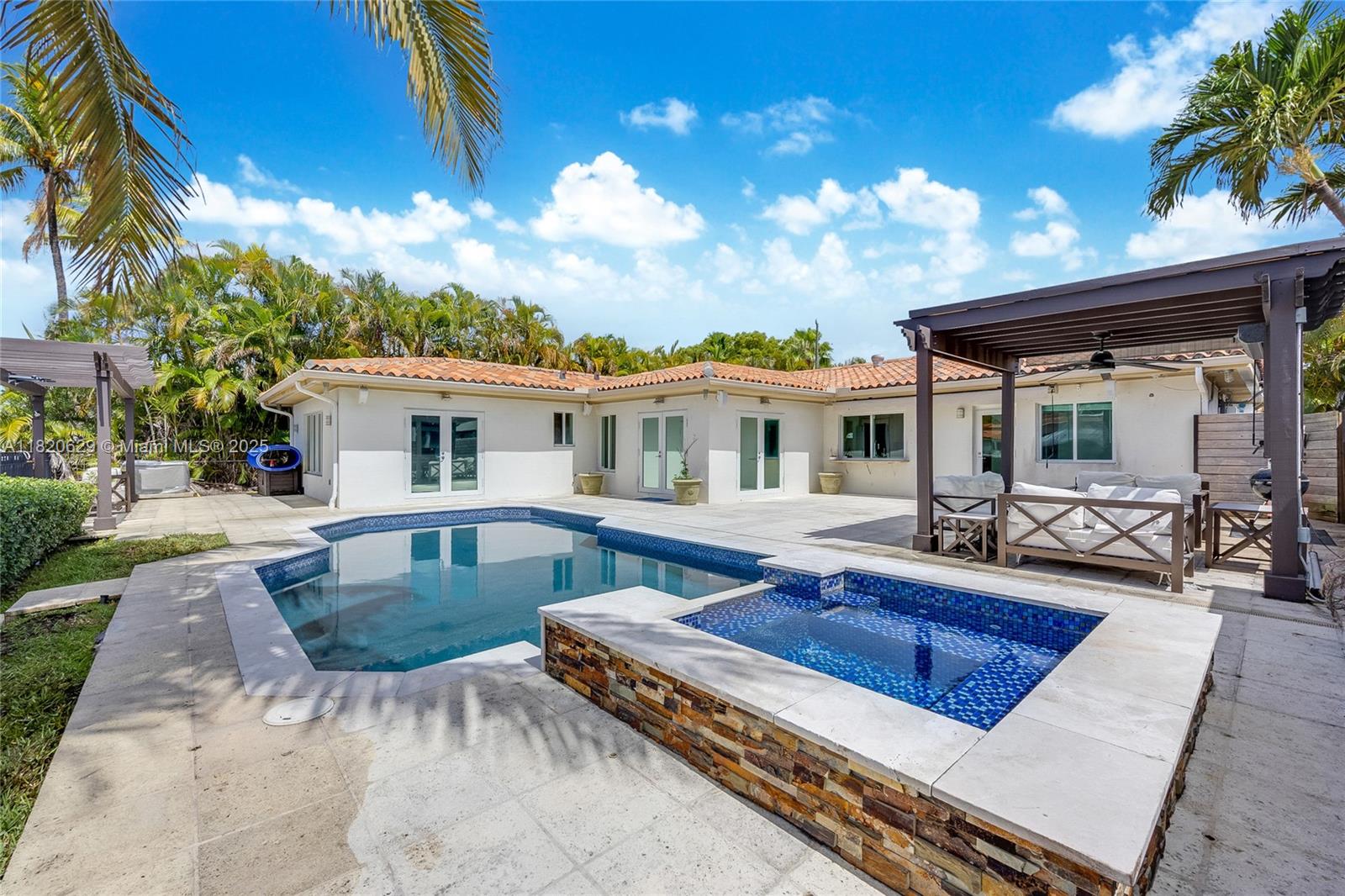 VENETIAN SEC KEYSTONE POI - Residential