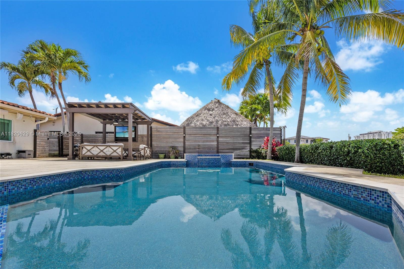 VENETIAN SEC KEYSTONE POI - Residential