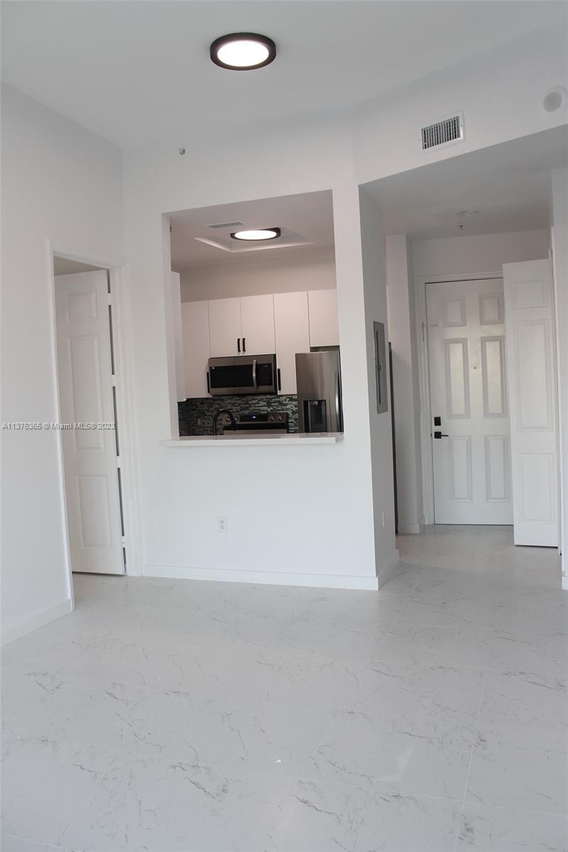 Photo 11 of 29 of 1690 SW 27th Ave 905 condo