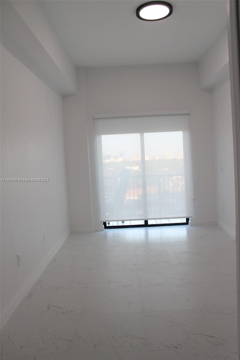 Photo 8 of 29 of 1690 SW 27th Ave 905 condo