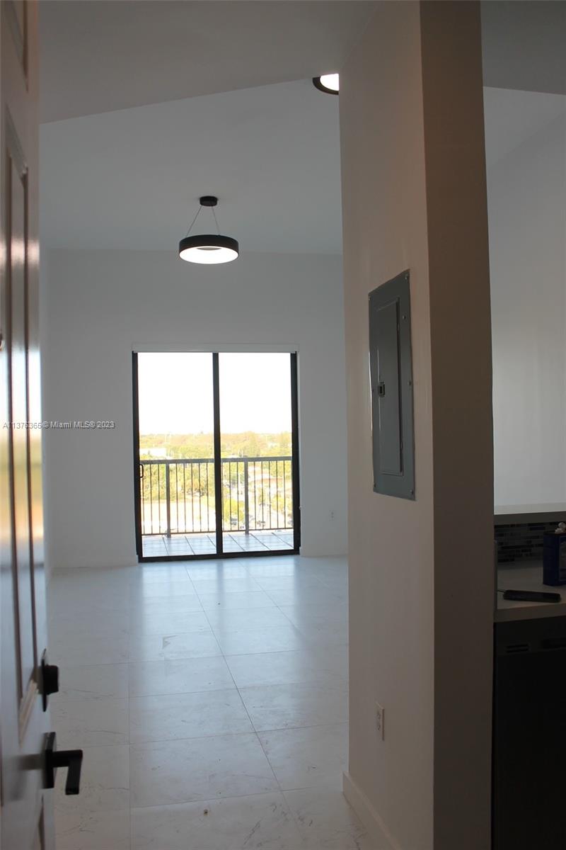 Photo 6 of 29 of 1690 SW 27th Ave 905 condo