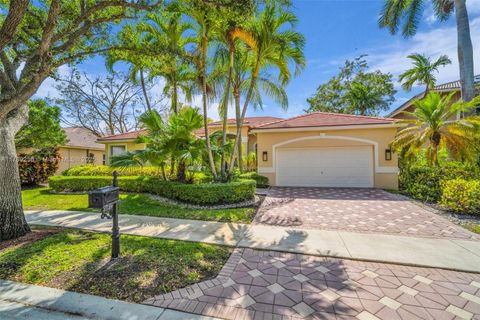 Photo of 3739 Oak Ridge Cir, Weston, FL 33331 (MLS # A11789256) Photo of 3739 Oak Ridge Cir, Weston, FL 33331 (MLS # A11789256)