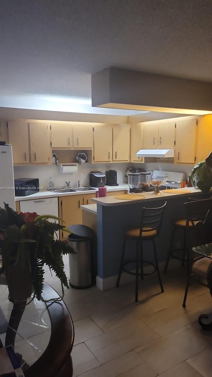 WATERSIDE ESTATES - Residential