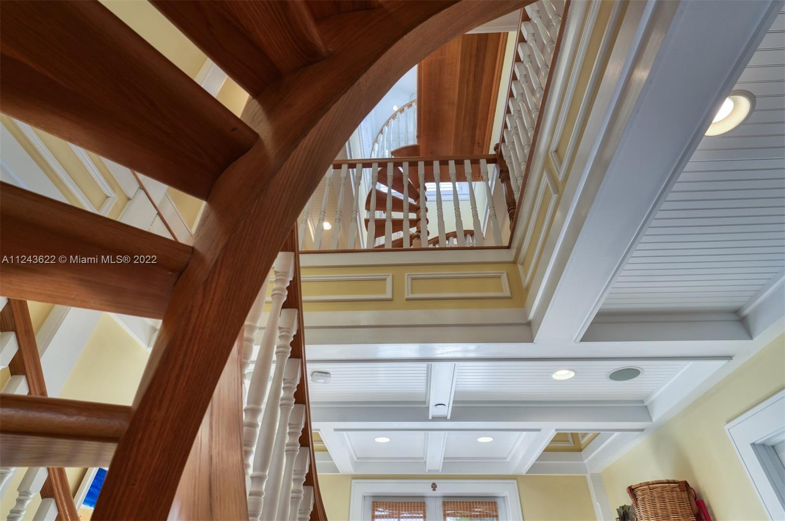 SUNSET KEY (TANK) ISLAND - Residential