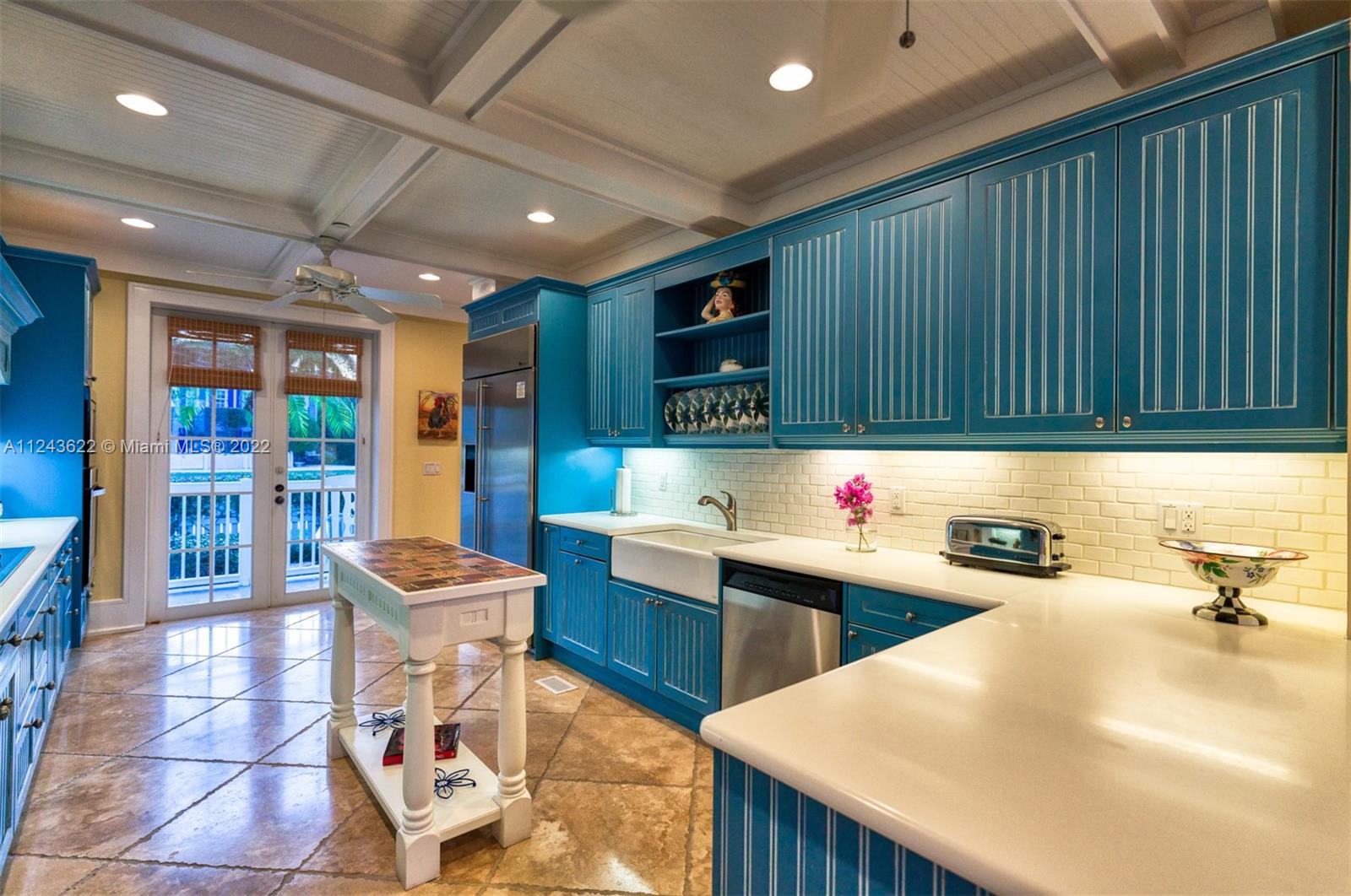 SUNSET KEY (TANK) ISLAND - Residential